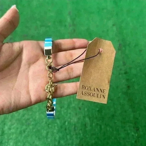 Roxanne Assoulin - Picture 3 of 4